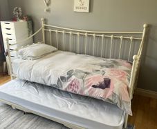 Day Bed incl Trundle bed + 2 mattresses