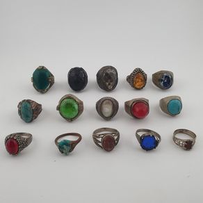 Antique 15 Heritage Style Rings Mixed Brass Glass & Decorative Stone Collection