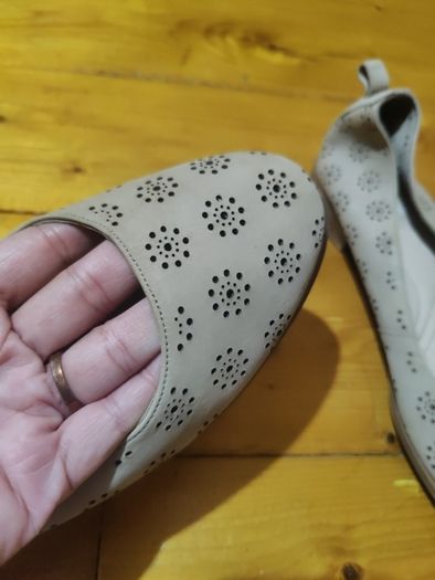 ladies clark shoes