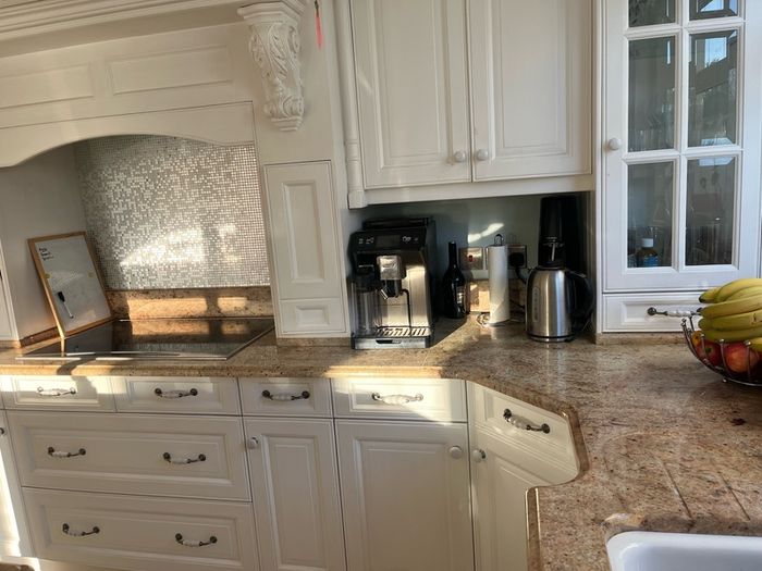 Solid wood in frame kitchen