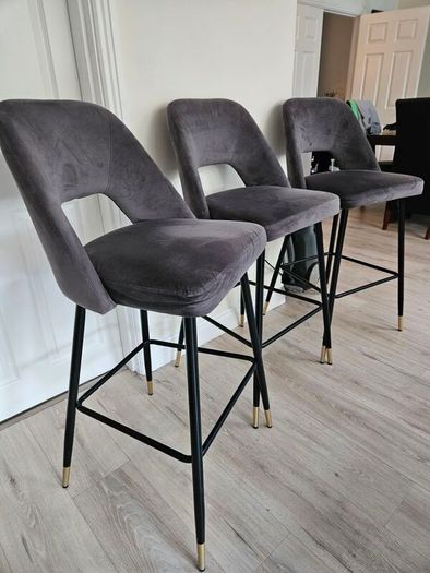 3 barstools