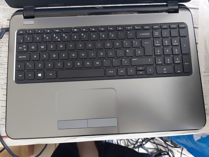 HP 15.6 inch Laptop, Model HP 255 G3 Rev 21F7-100, AMD A4-5000 APU with Radeon HD Graphics, 1.5GHz, 4GB Ram, 500GB Hdd, Windows 10, Microsoft Edge, Chrome and VLC