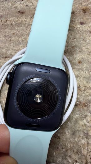 Apple Watch SE (GPS + Cellular) (2nd Generation) - Under warranty