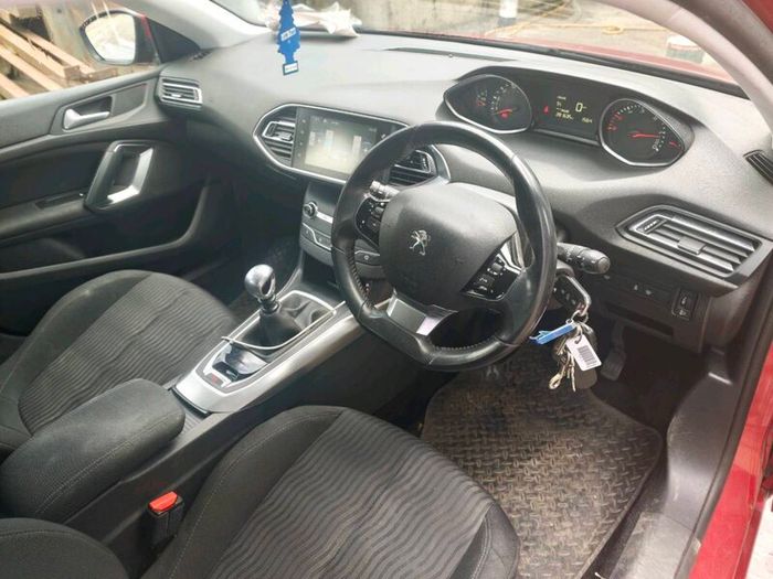 Peugeot 308 Allure 1.6hdi 120hp 6speed
