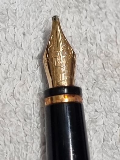 Waterman Preface Fountain Pen 18K Gold Nib