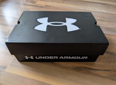 Under armour junior basketball shoes Size 4,5