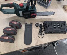 Parkside 18v chainsaw 3 batteries