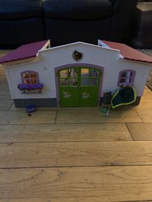 schleich barn