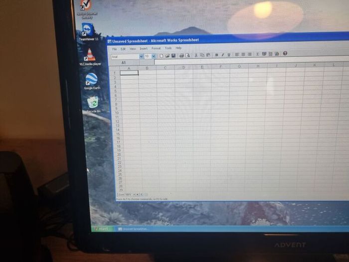 Advent AIO-1O0 all-in-one desktop computer Windows XP