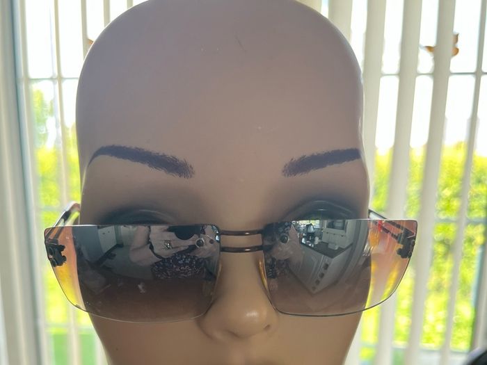 Jones New York sun glasses