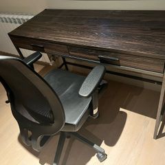 Studying desk with chair