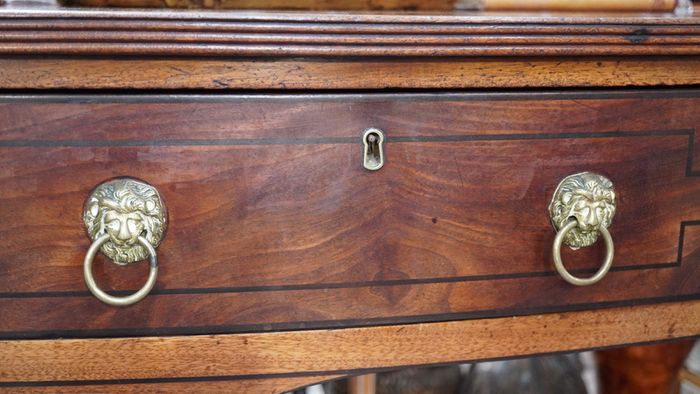 Very Fine Georgian Sideboard