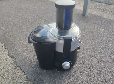 Juice maker