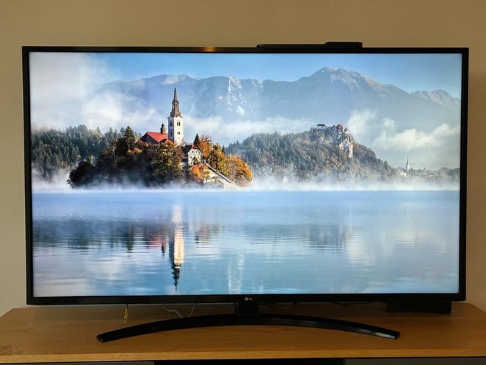 LG 55 4K UHD Smart TV  55UM7450PLA  Excellent Condition