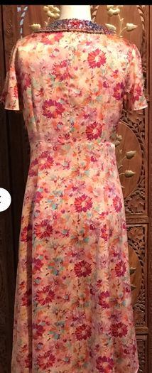 Vintage 1970s tea dress 100% silk