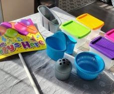 Free selection of containers and party sign