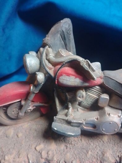 Vintage Motorcycle Figurine Model Keypoint Collectible
