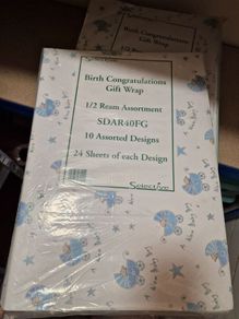 gift wrapper