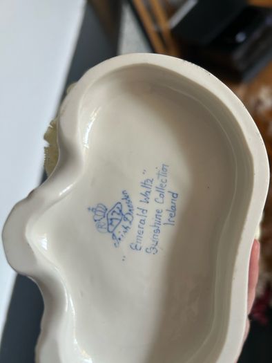 Dresden figurines. Pristine condition, rare piece. Collectible item