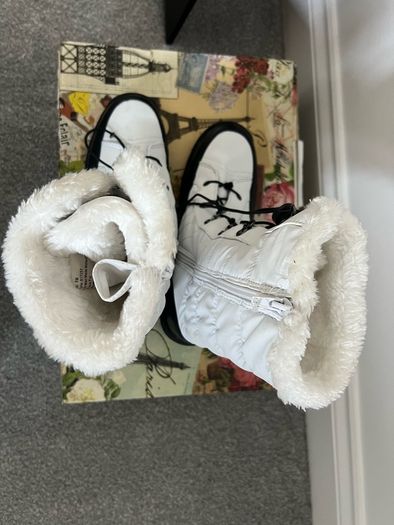 boots shoos size 6