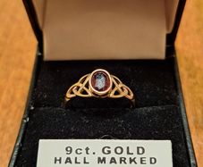 9ct Gold and Garnet Ring