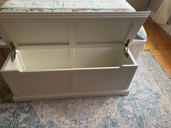 blanket box/ toy chest