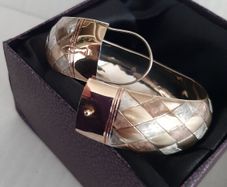 gold bangle 10kt