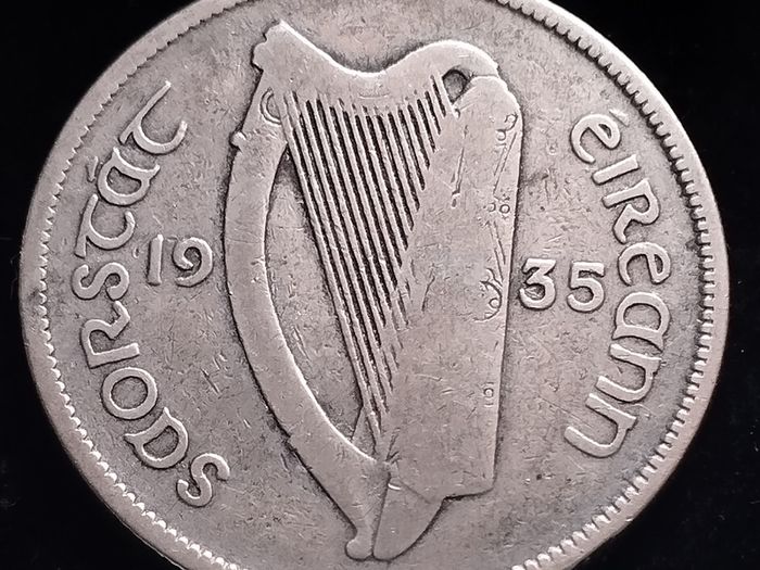 #462 - Ireland - 1935 - Florin - Silver - KM.7