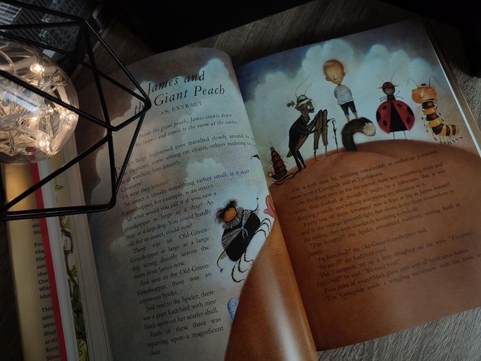 The Roald Dahl Treasury ! by Roald Dahl ! Beautiful Hardcover with Illustrations ! 2016 ! by Puffin !