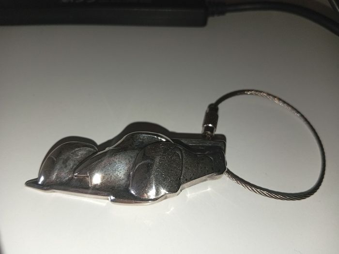 Rare Peugeot 908 Sport Racing Car silver plated keyring keychain approx 6cms