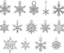 Snowflake Charm, 70 Pieces Mixed Snowflake Pendants Antique Silver Snowflake Charms Christmas Jewelry Making Accessories Crafting Supplies for DIY Necklace Bracelet