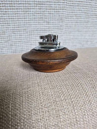 Rolstar Table Lighter with very pleasing wooden base holder