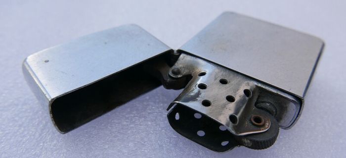 Vintage Zippo lighter manufactured in Bradford, PA, USA.(in working order)
