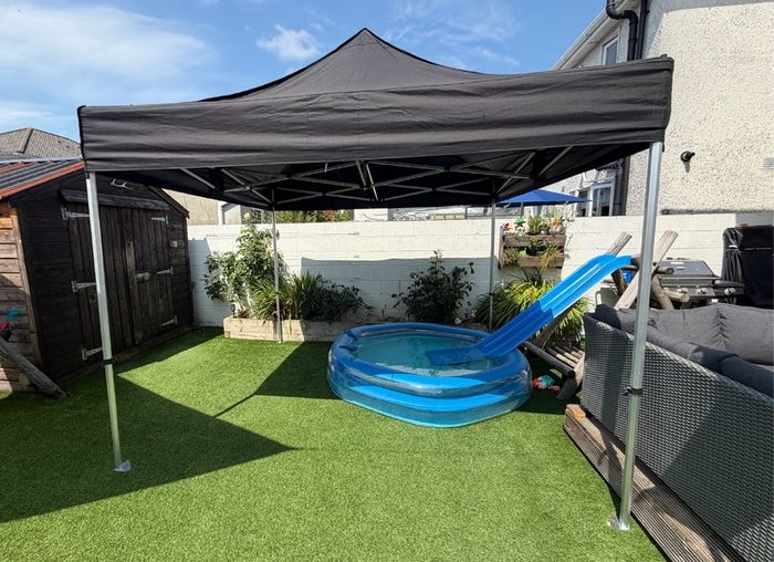O'Mearas 3m x 3m Commercial Pro 40 Pop Up Shelter - Black in Excellent .