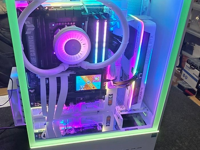 LianLi TUF i7 Ultra RTX 5070 White Gaming PC