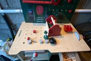 kids play workbench