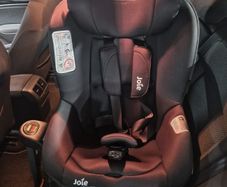 Joie i-Spin 360 child car seat in black