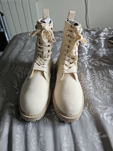 boots BNWT