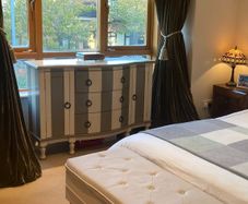 Beautiful stripe sturdy dresser