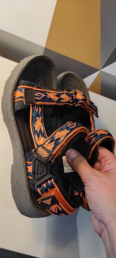 BERG outdoor kids sandals size 2.5