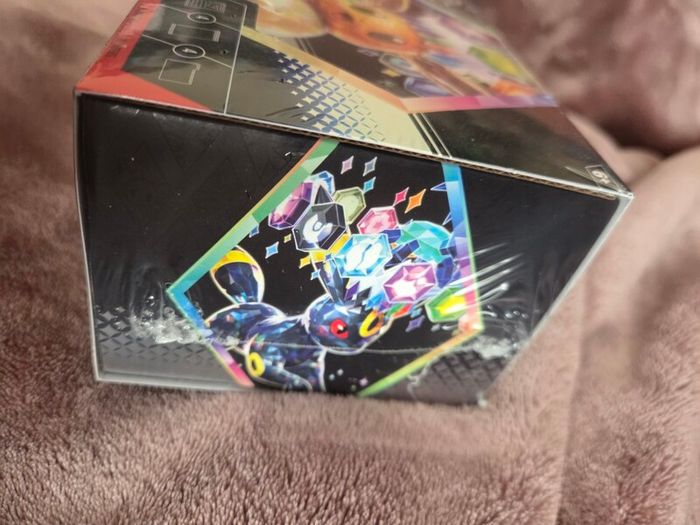 Pokemon Prismatic evolutions suprise box