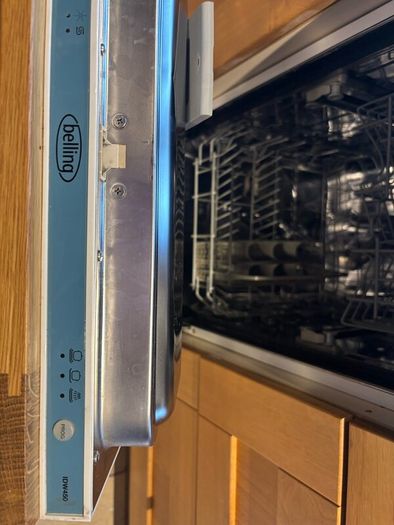 Compact Integrated Dishwasher