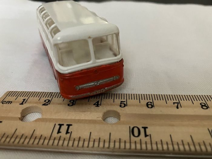 Matchbox 68. Mercedes coach. Black solid wheels