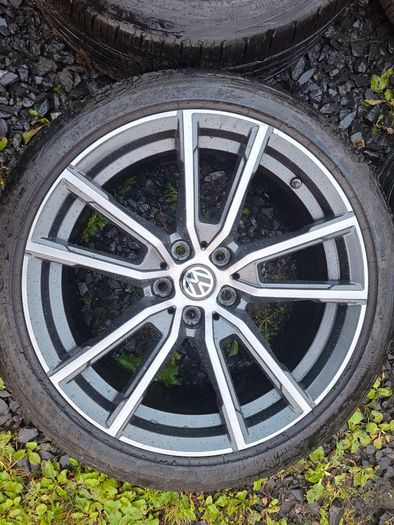 18" Vw Alloys with tyres