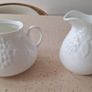 Wedgwood Strawberry & Vine Tea Set Image 2