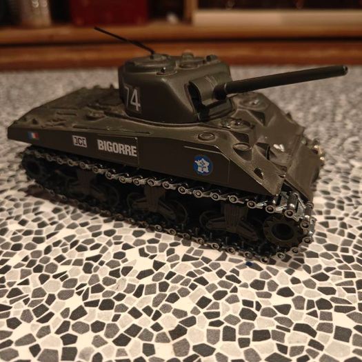 Solido World War 2 US Army Sherman tank in French Army livery 1:50