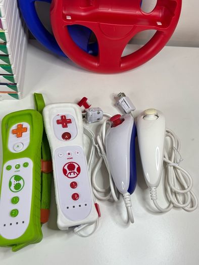 Nintendo Wii Console Bundle with 14 Games