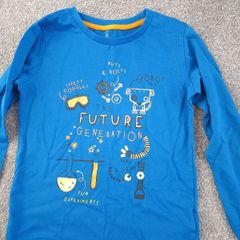NEW boy's light top. Age 5/6.H120cm
