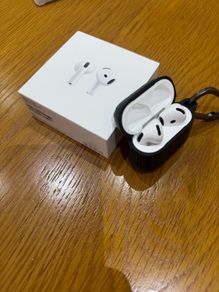 Apple Airpod's 4 Noise cancelling with spigen case