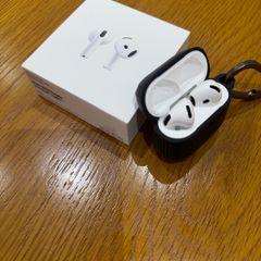 Apple Airpod's 4 Noise cancelling with spigen case